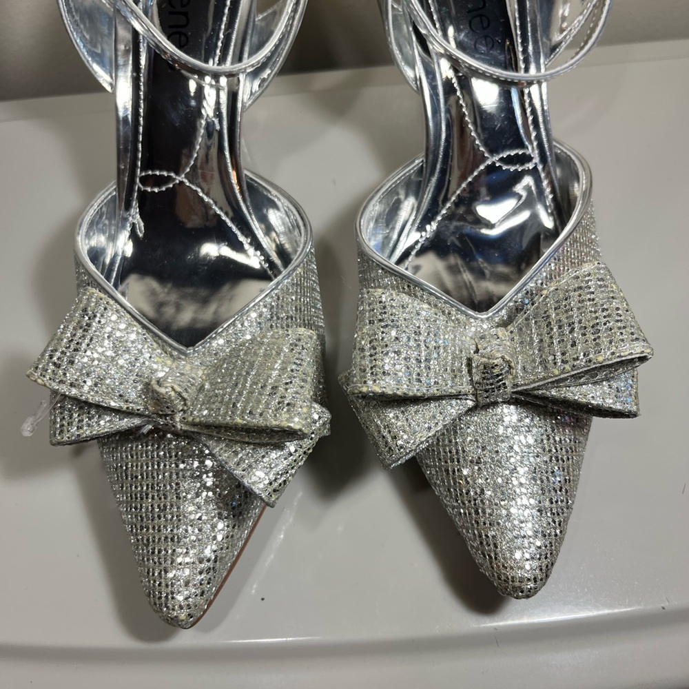J.Renee Silver Slingback Heels with Bow - Picture 5 of 11